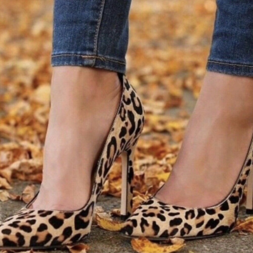 Ivanka Trump 7.5M Leopard Print Calf Hair Leather